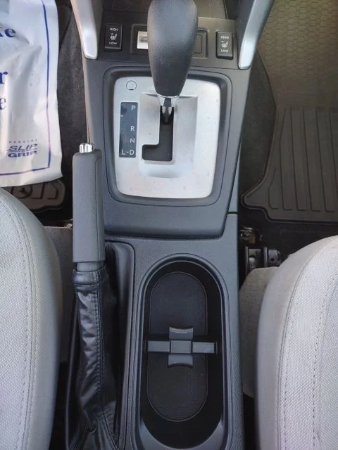 Used 2018 Crystal White Pearl Subaru 2.5i Premium image 14