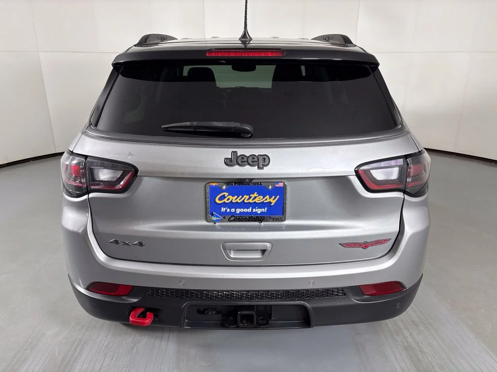 Used 2022 Silver Jeep Trailhawk image 7