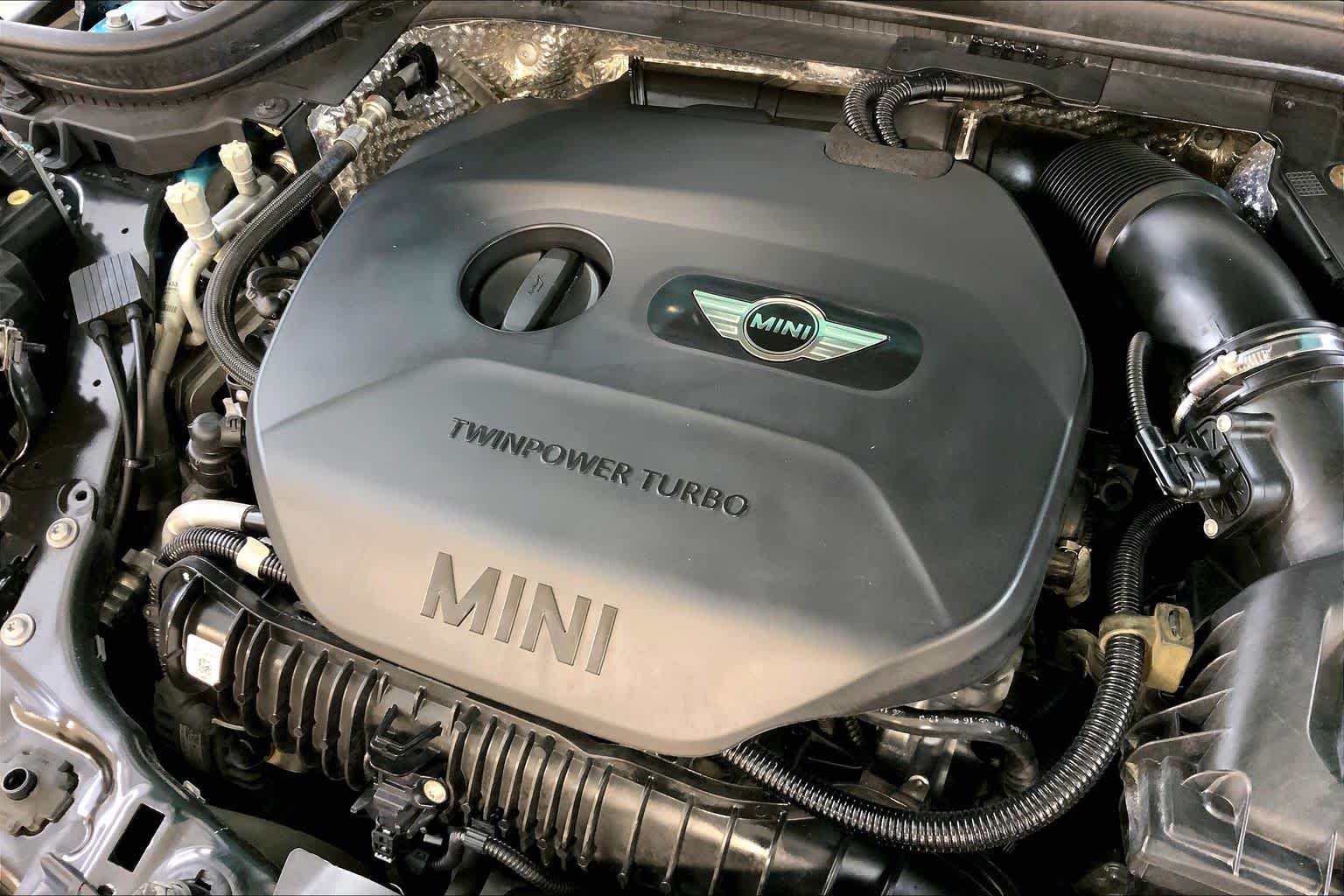 Used 2017 Caribbean Aqua Metallic MINI Cooper S image 31