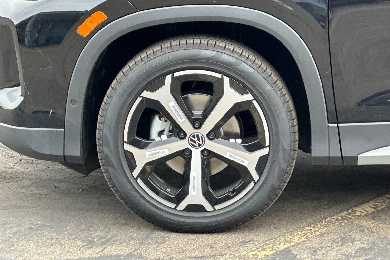 New 2026 Deep Black Pearl Volkswagen 2.0T SE image 25