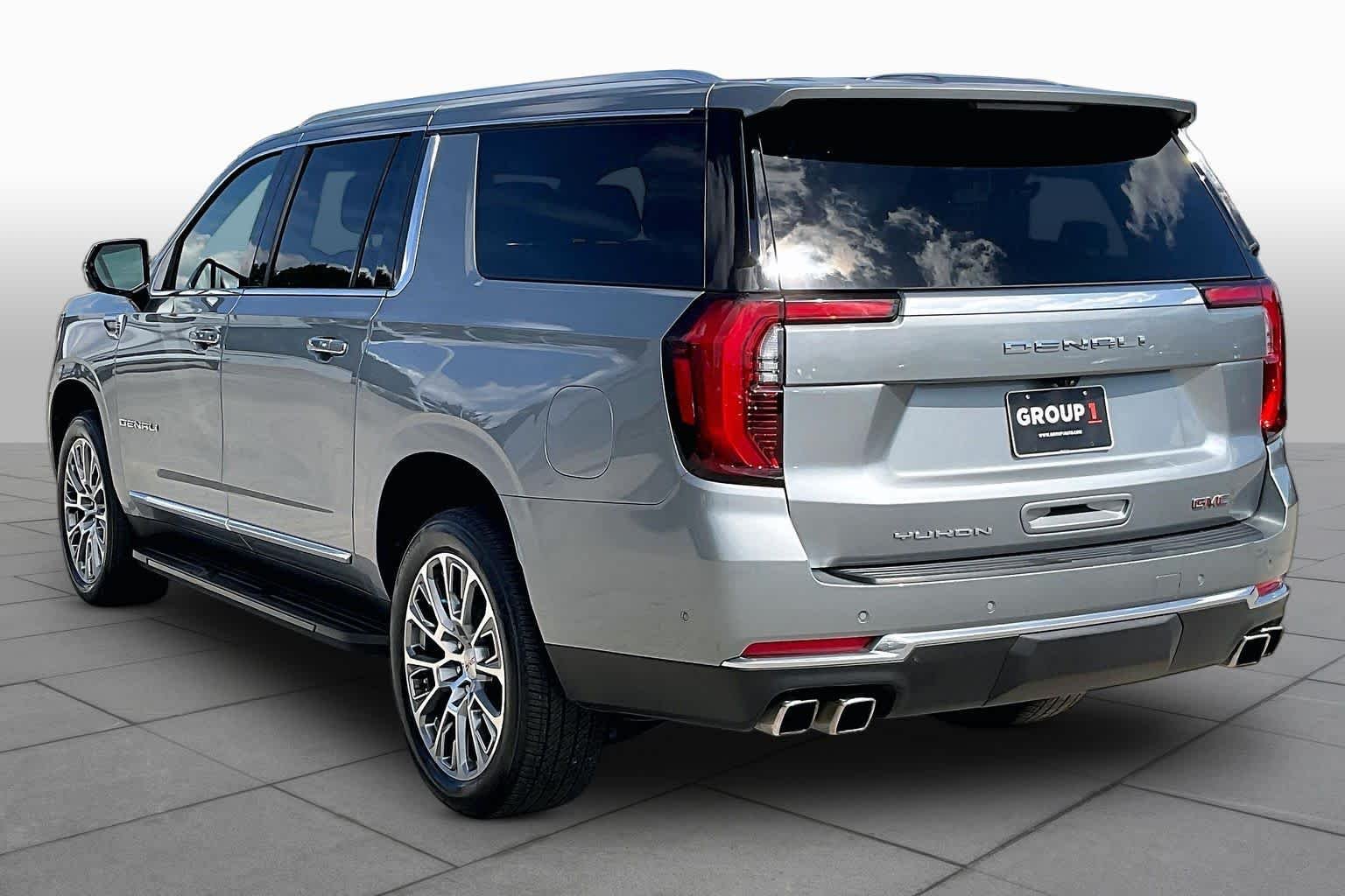 Used 2025 Sterling Metallic GMC Denali image 11