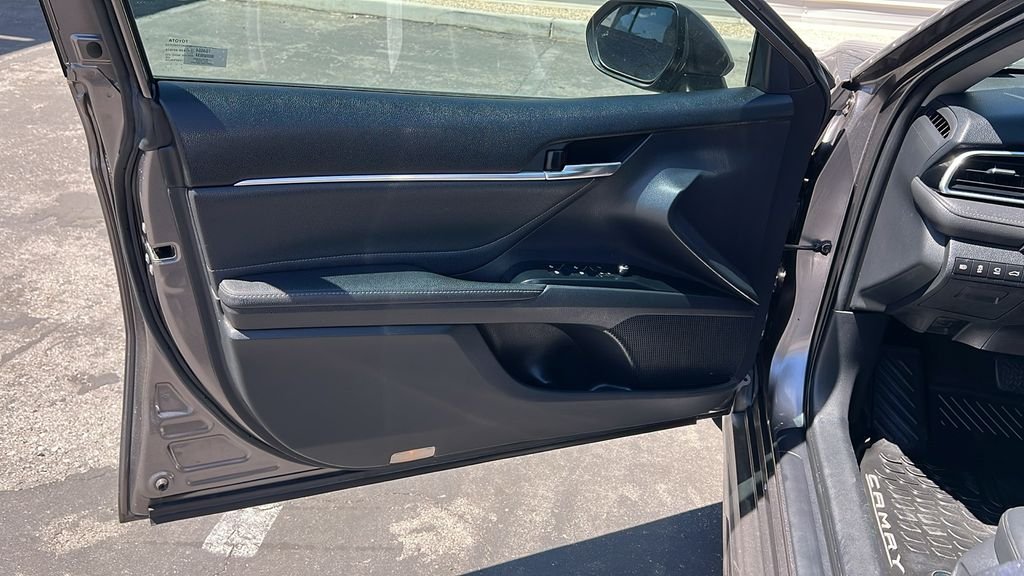 Used 2018 Gray Toyota XSE image 13