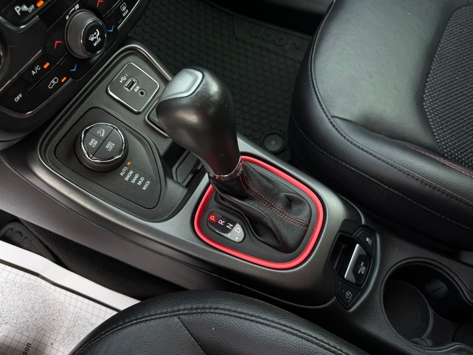 Used 2019 Jazz Blue Pearlcoat Jeep Trailhawk image 18