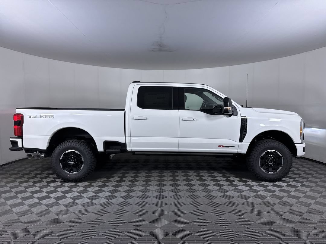 New 2026 Star White Metallic Tri-Coat Ford Platinum image 10
