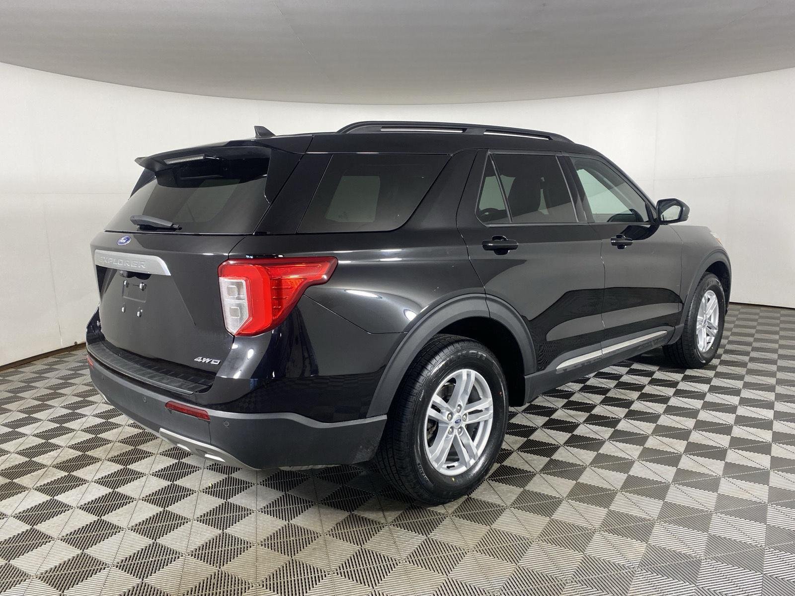 Used 2023 Agate Black Ford XLT image 10
