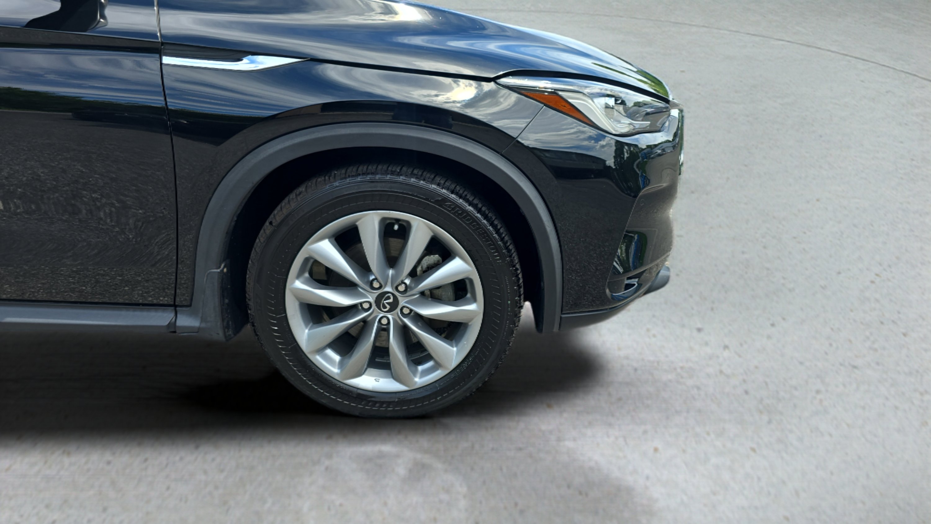 Used 2022 Black INFINITI ESSENTIAL AWD image 12
