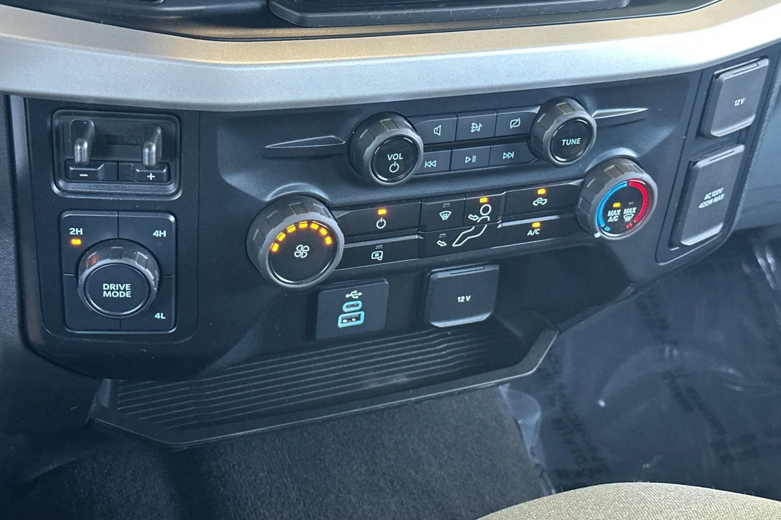 2024 Ford F-350 Super Duty XLT - Photo 18