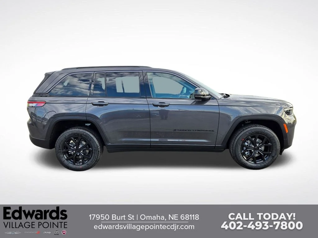 New 2026 Baltic Gray Metallic Clear-Coat Exterior Paint Jeep Laredo Altitude image 2