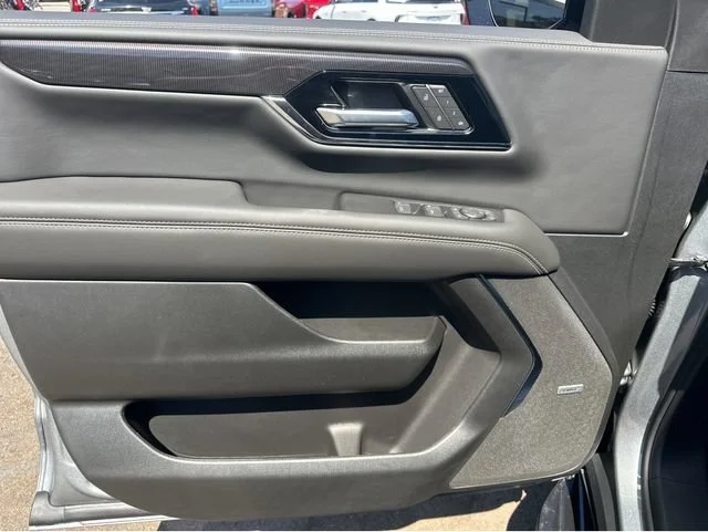 New 2026 Sterling Metallic GMC Elevation image 25