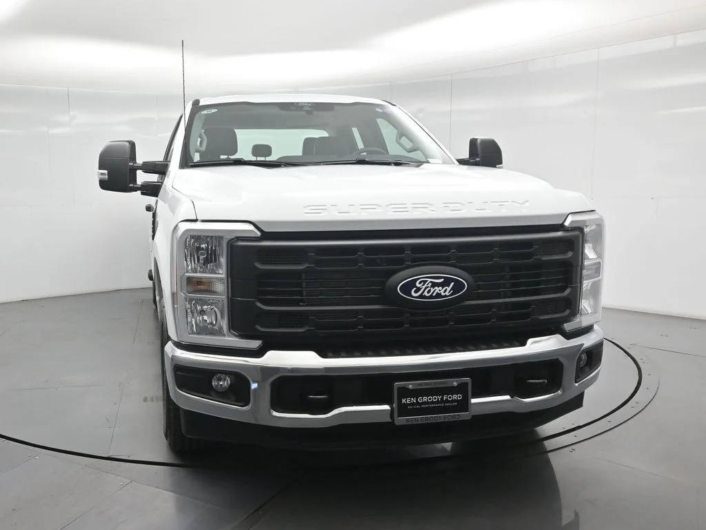 New 2027 Oxford White Ford XL image 40