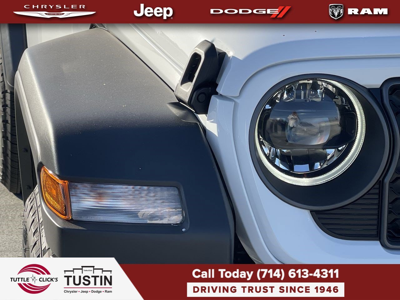 New 2026 Bright White Clear-Coat Exterior Paint Jeep Sport S image 7