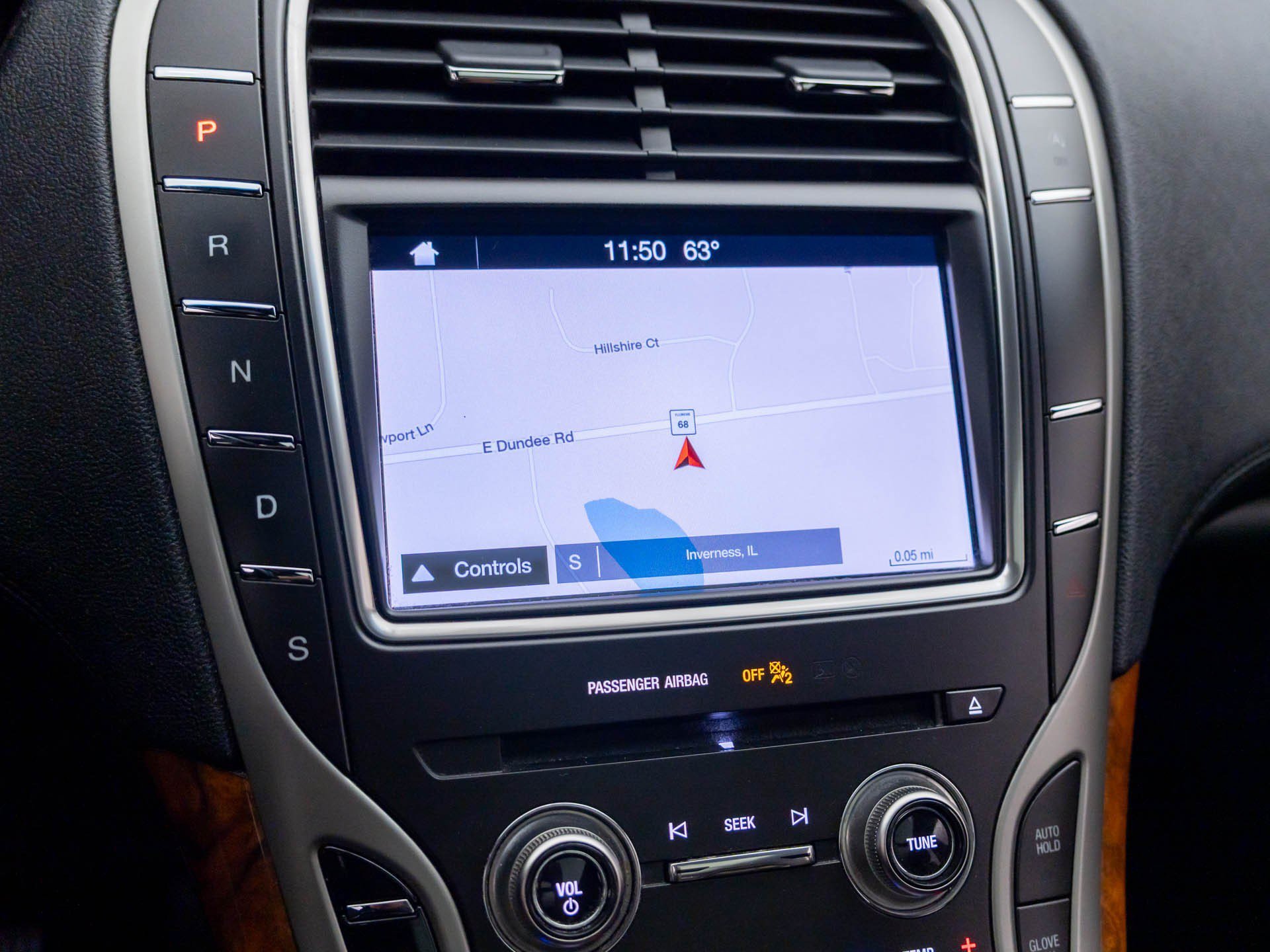 Used 2019 Black Lincoln Select image 27
