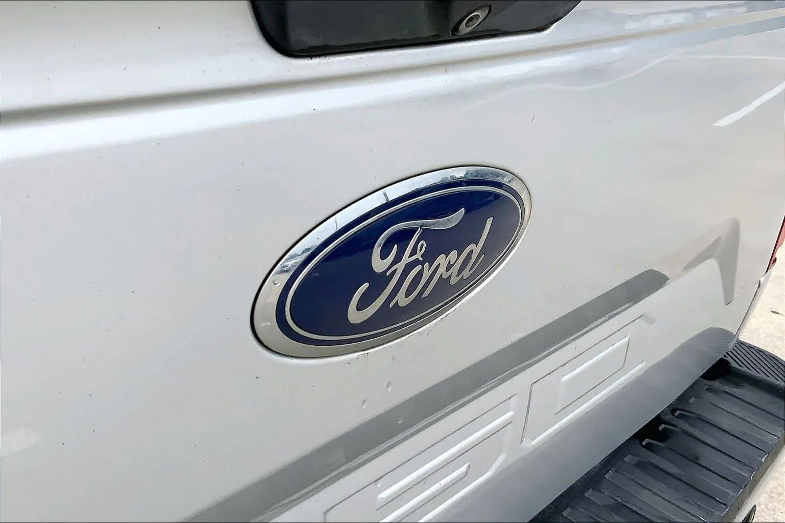 Used 2019 Ingot Silver/Magnetic Ford XLT image 30