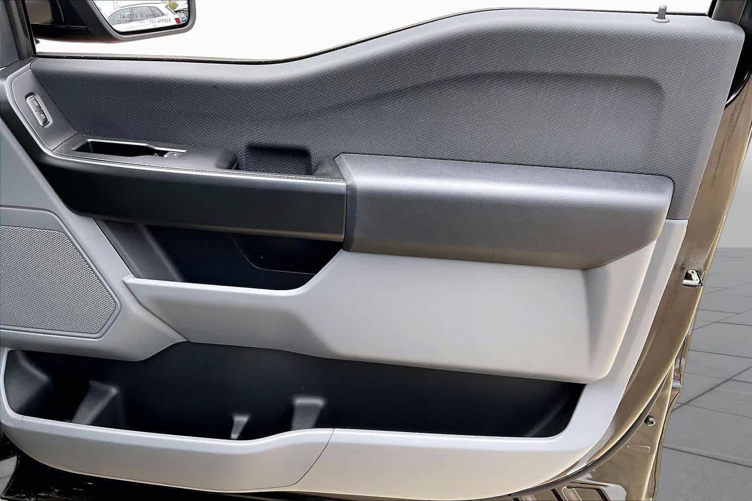 Used 2025 Agate Black Metallic Ford XL image 22