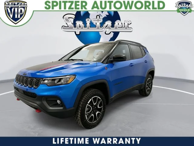 New 2026 Hydro Blue Pearl-Coat Exterior Paint Jeep Trailhawk image 5