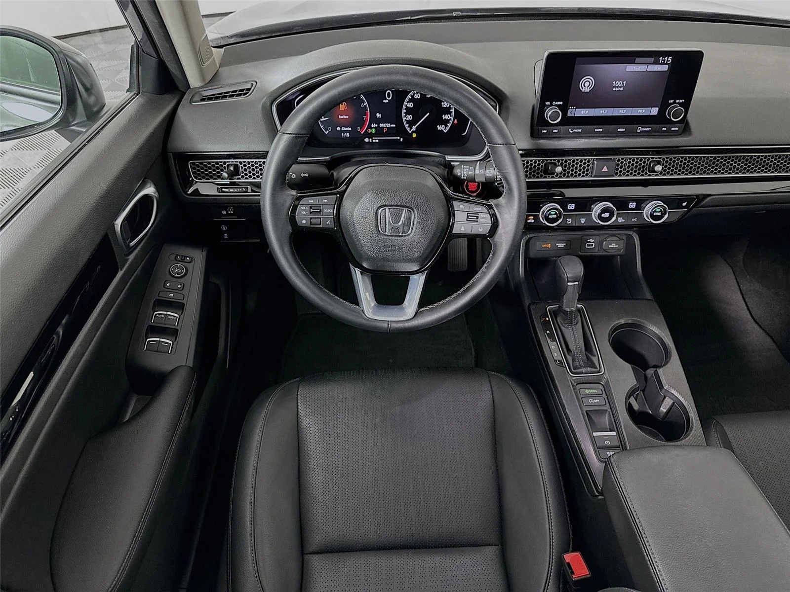 Used 2024 Honda Civic Hatchback EX-L with VIN 19XFL1H77RE016306 for sale in Winona, Minnesota