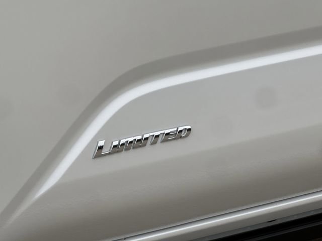 New 2026 Wind Chill Pearl <sup>1</sup> Toyota Tacoma Limited image 9