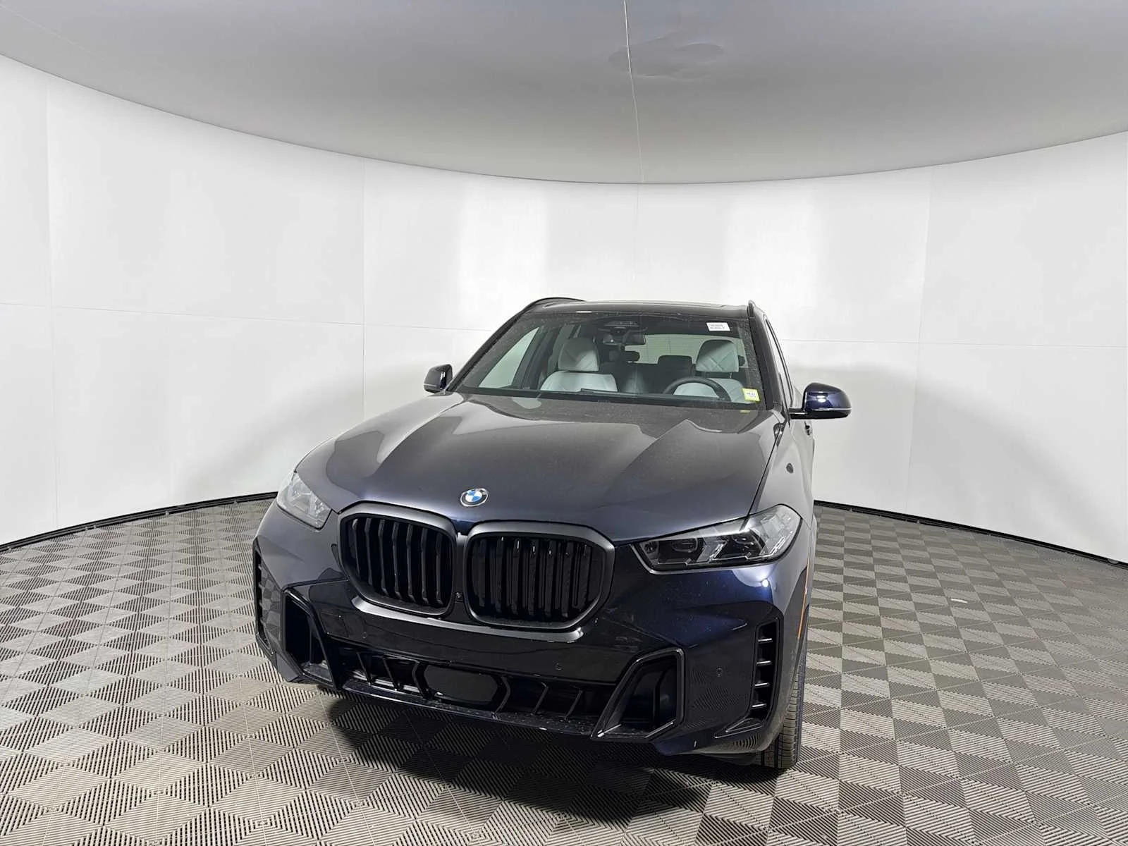 New 2026 Carbon Black Metallic BMW xDrive40i image 7