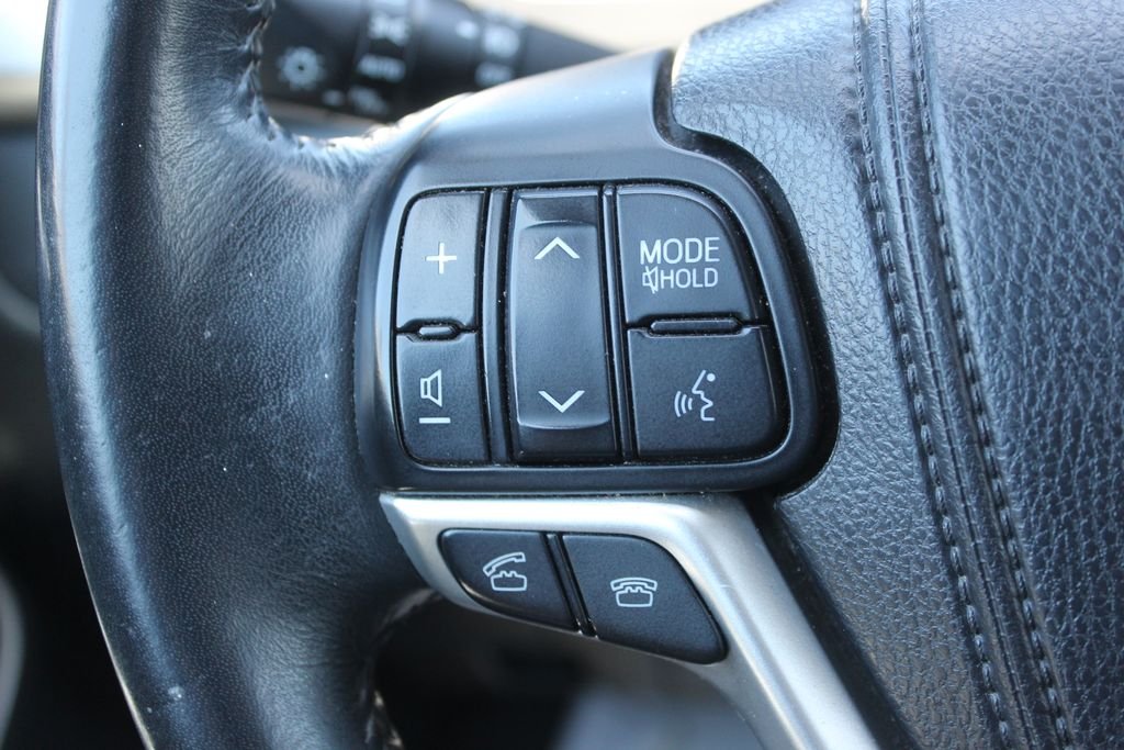Used 2014 Gray Toyota Limited image 31