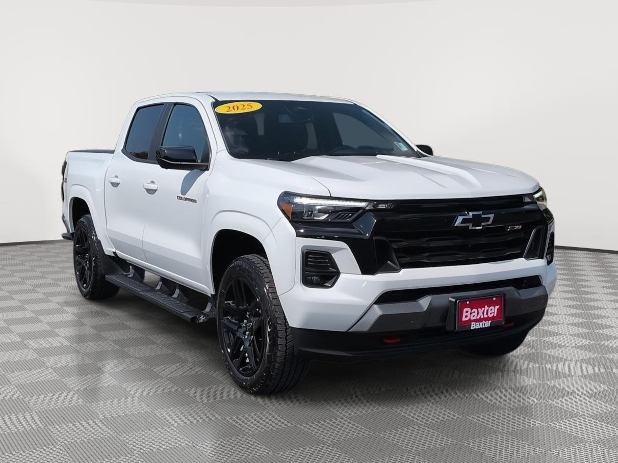 Used 2025 Summit White Chevrolet 4WD Z71 image 1