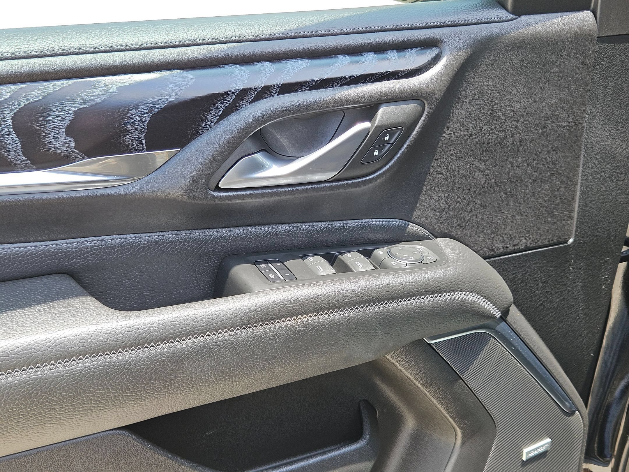 2022 GMC Yukon Denali - Photo 13