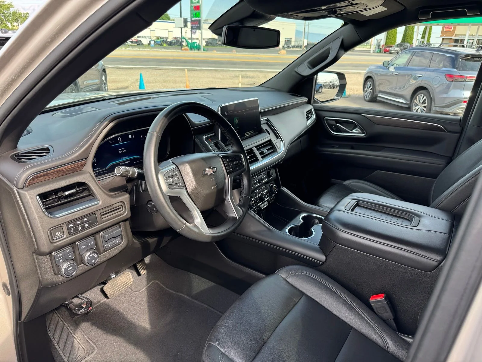 Used 2023 Beige Chevrolet Z71 image 14