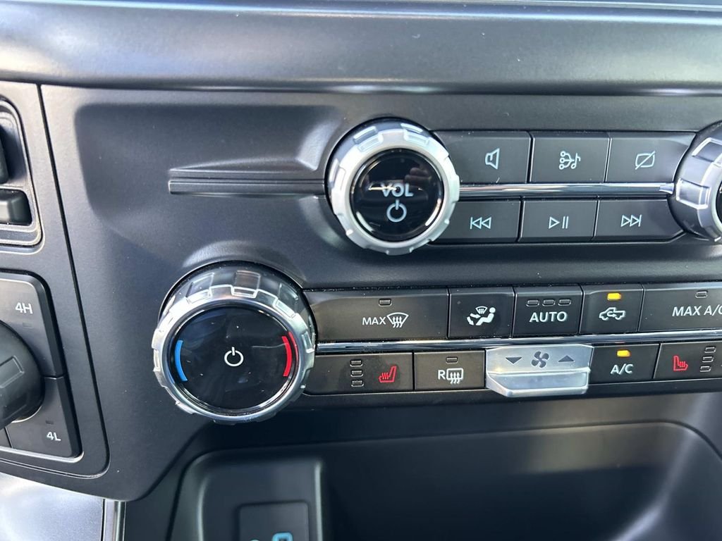 Certified Used 2024 Avalanche Ford XLT image 35