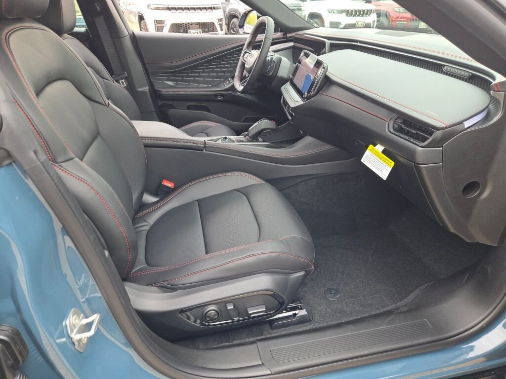 New 2026 Sub-Zero Exterior Paint Dodge R/T Scat Pack image 7