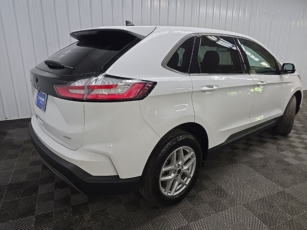 Used 2024 Oxford White Ford SEL image 15