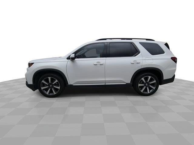 Used 2023 White Honda Touring image 5