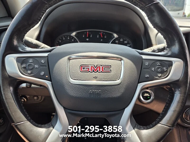 Used 2020 Red Quartz GMC FWD 4DR SLT image 21