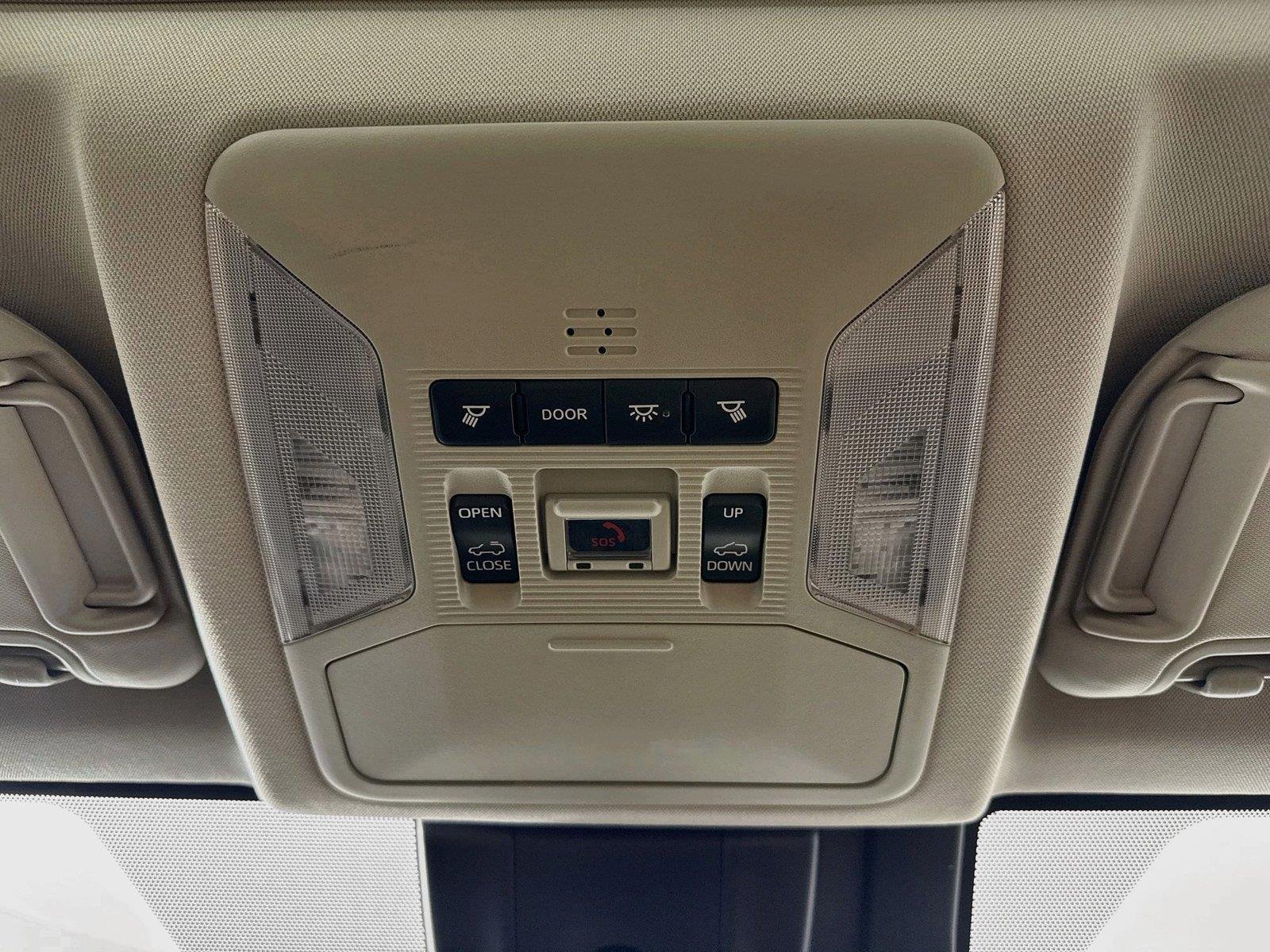 Used 2021 Blizzard Pearl Toyota XLE Premium image 22