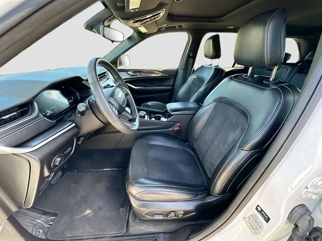 Used 2023 White/off-white Jeep Altitude X image 20