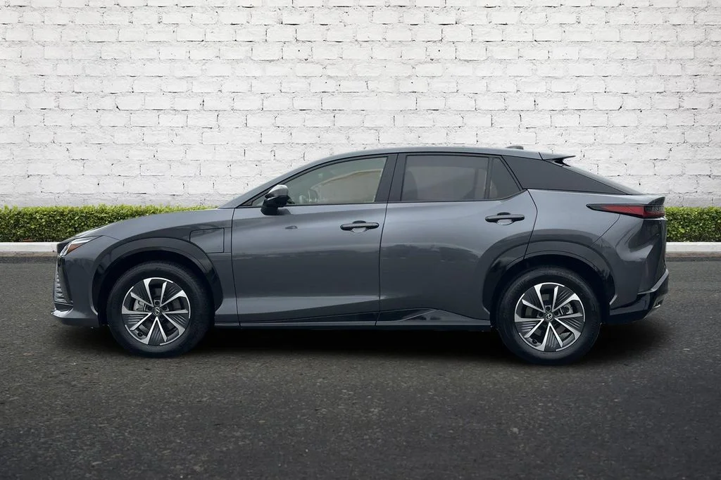 Used 2025 Gray Lexus  image 7