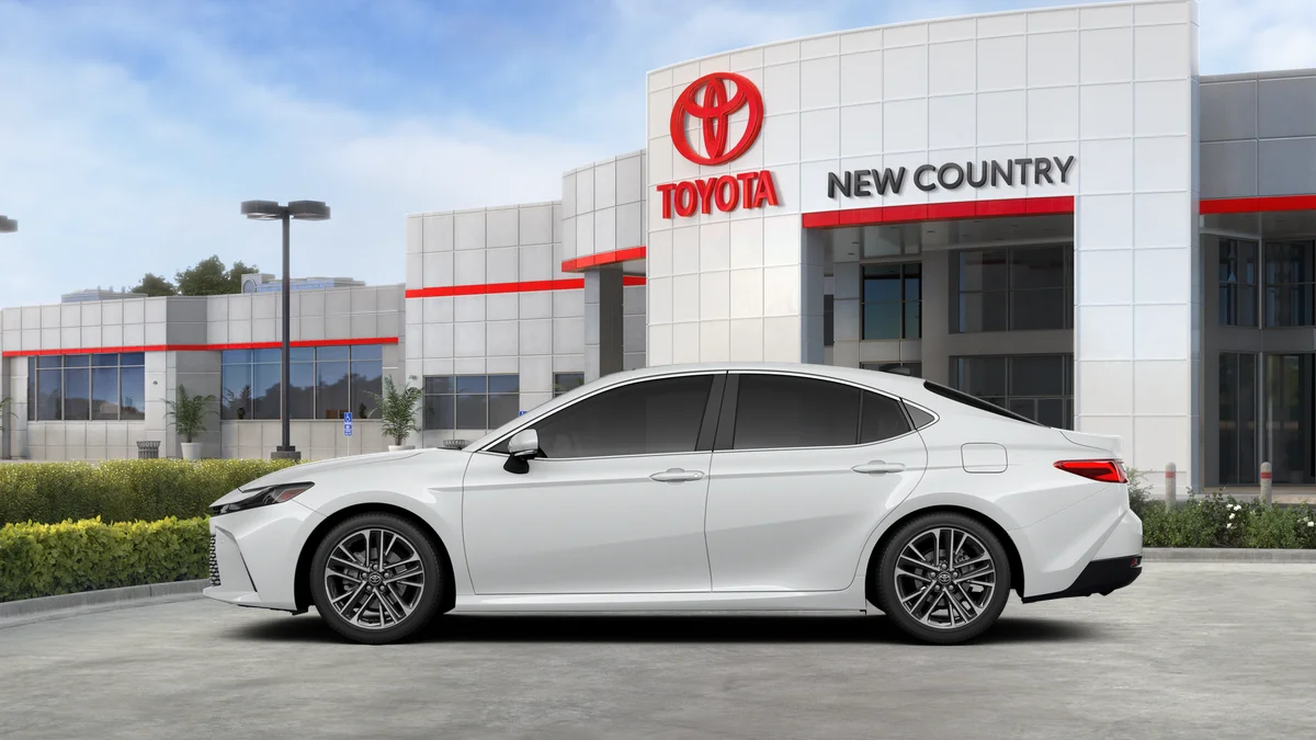 New 2026 Wind Chill Pearl Toyota XLE image 4