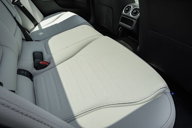 New 2026  Mercedes-Benz C 300 image 31