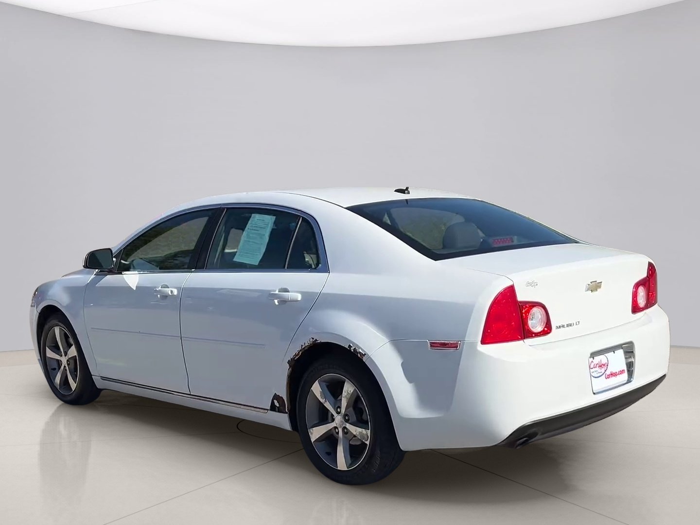 Used 2011 White Chevrolet 1LT image 4
