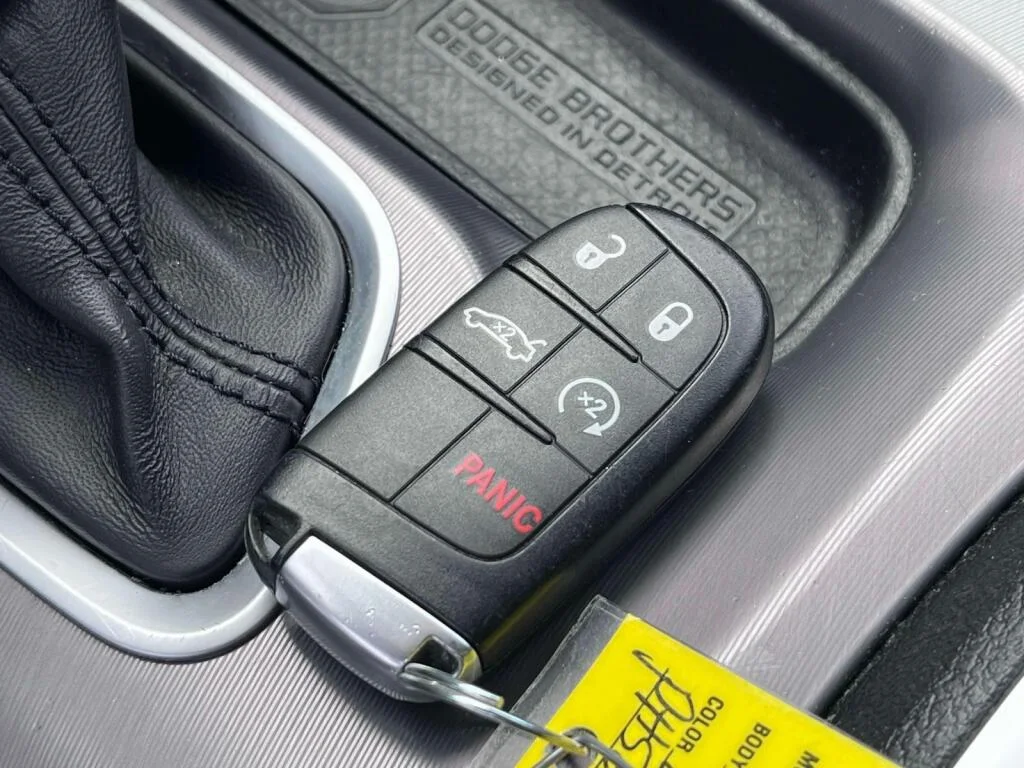 Used 2023 White Knuckle Clearcoat Dodge SXT image 4