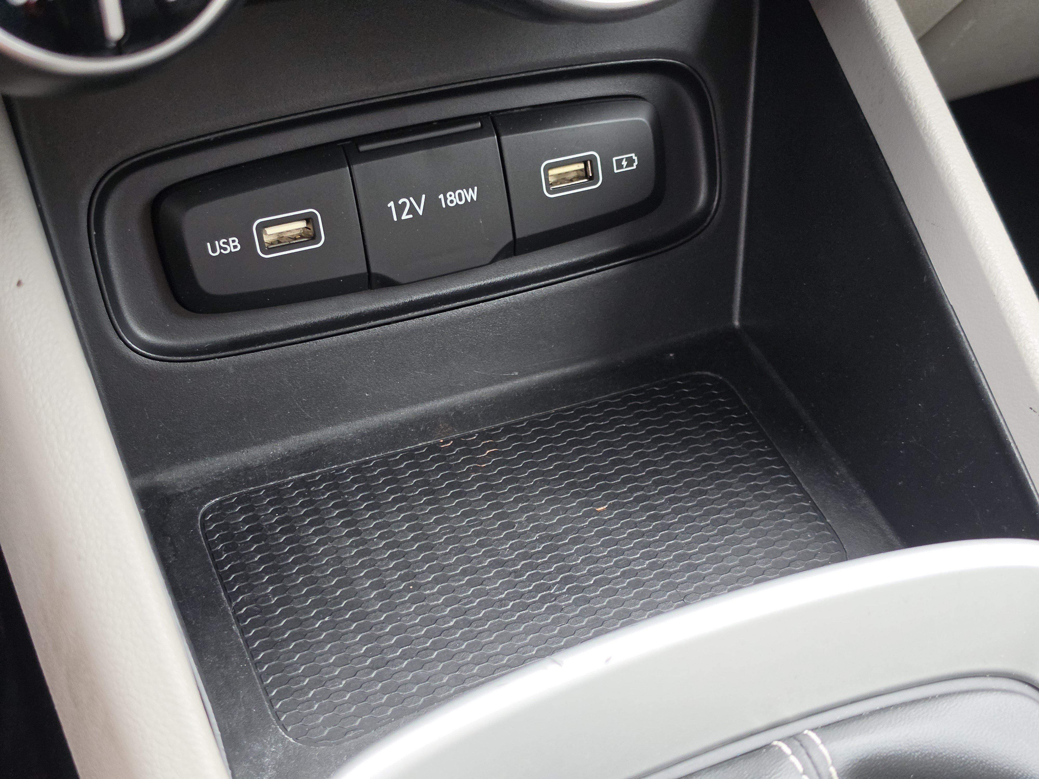 Used 2022 Black Noir Pearl Hyundai SEL image 23