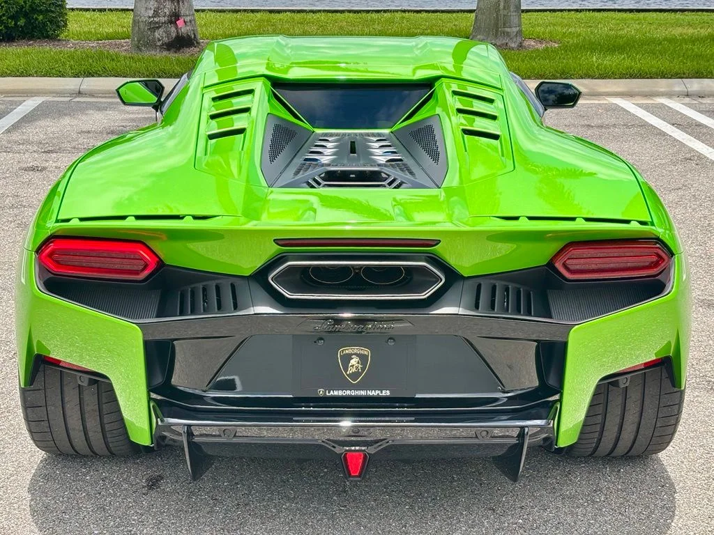 Used 2026 Verde Selvans Metallic Lamborghini  image 7