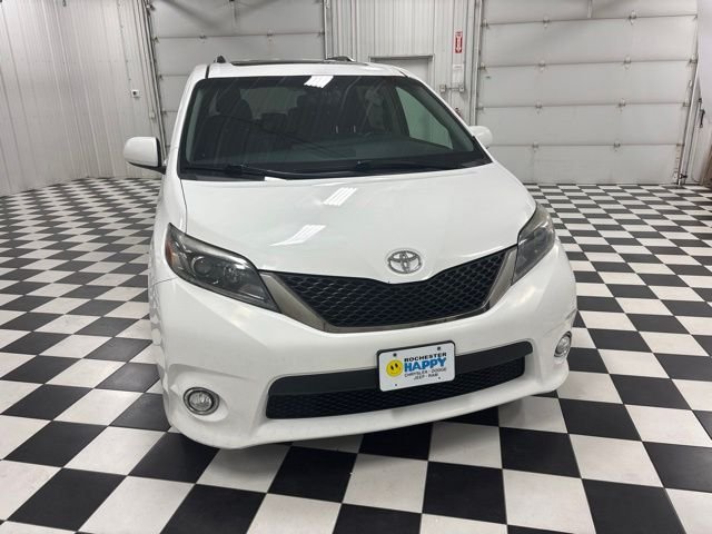 Used 2016 Toyota Sienna SE with VIN 5TDXK3DC4GS747686 for sale in Rochester, Minnesota