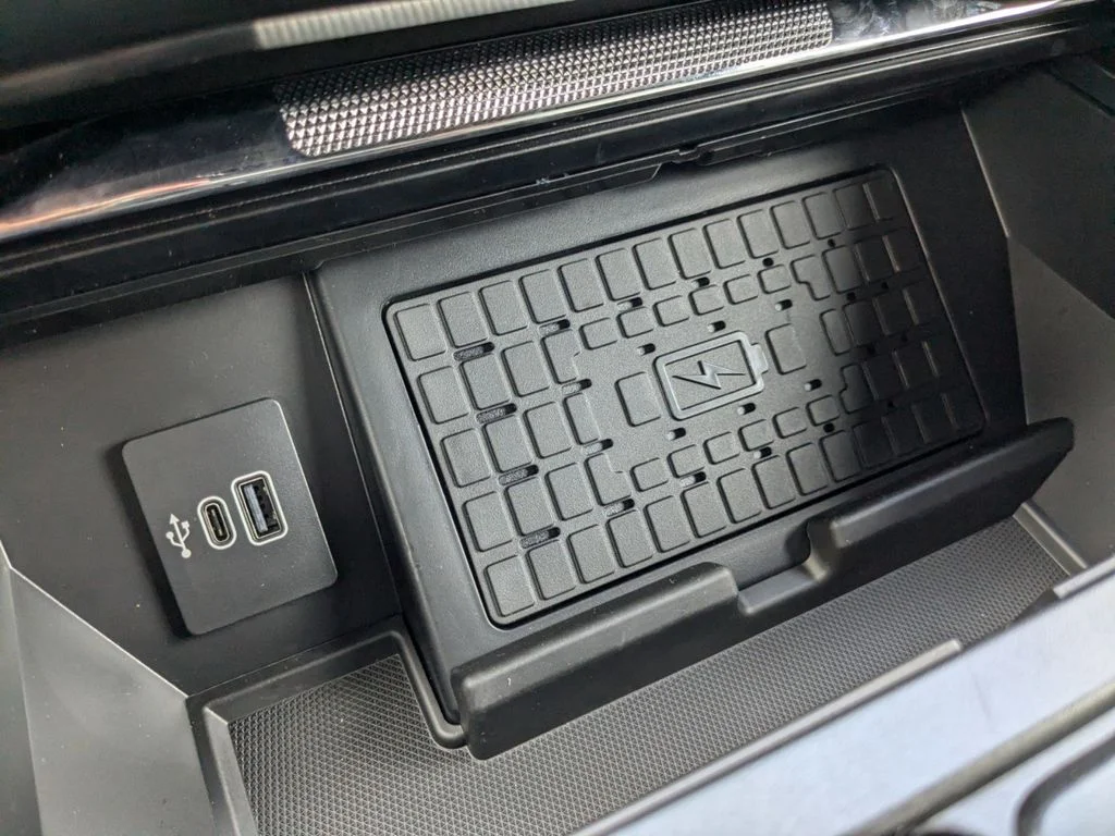 2025 Ford F-150 Lightning Platinum - Photo 26