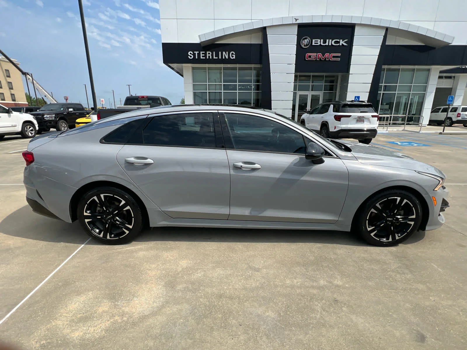 2022 Kia Optima GT-Line FWD's photo
