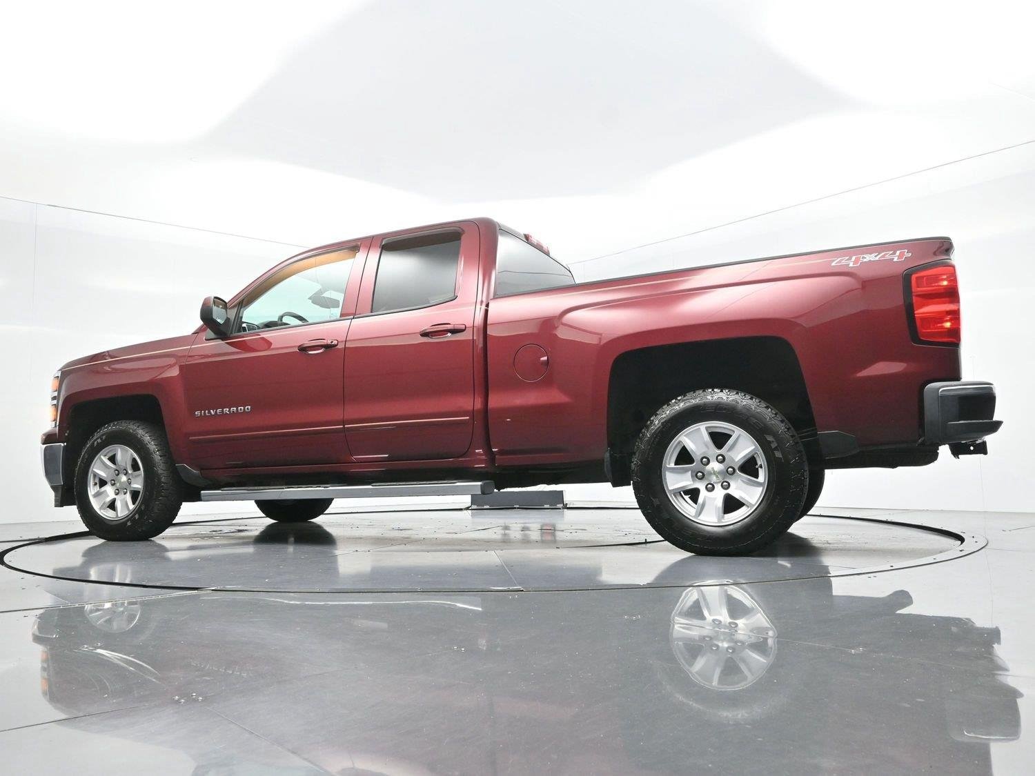 Used 2015 DEEP RUBY METALLIC Chevrolet LT image 42