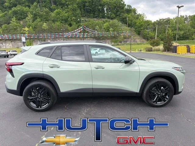 New 2026 Cacti Green Chevrolet ACTIV image 6