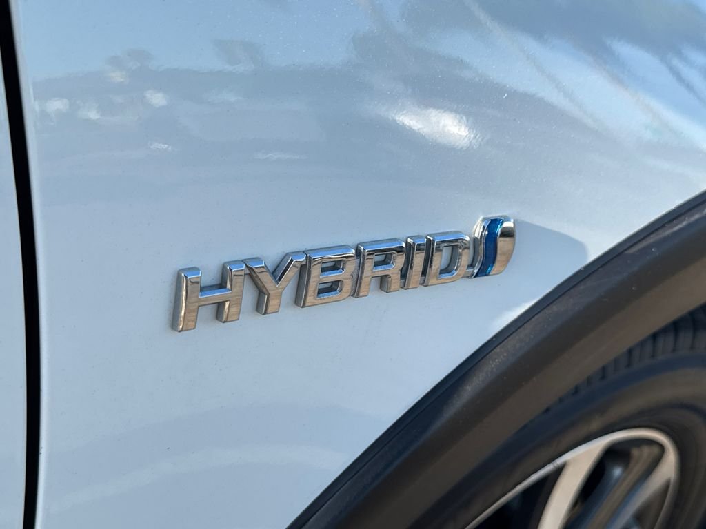 Used 2018  Toyota One image 13