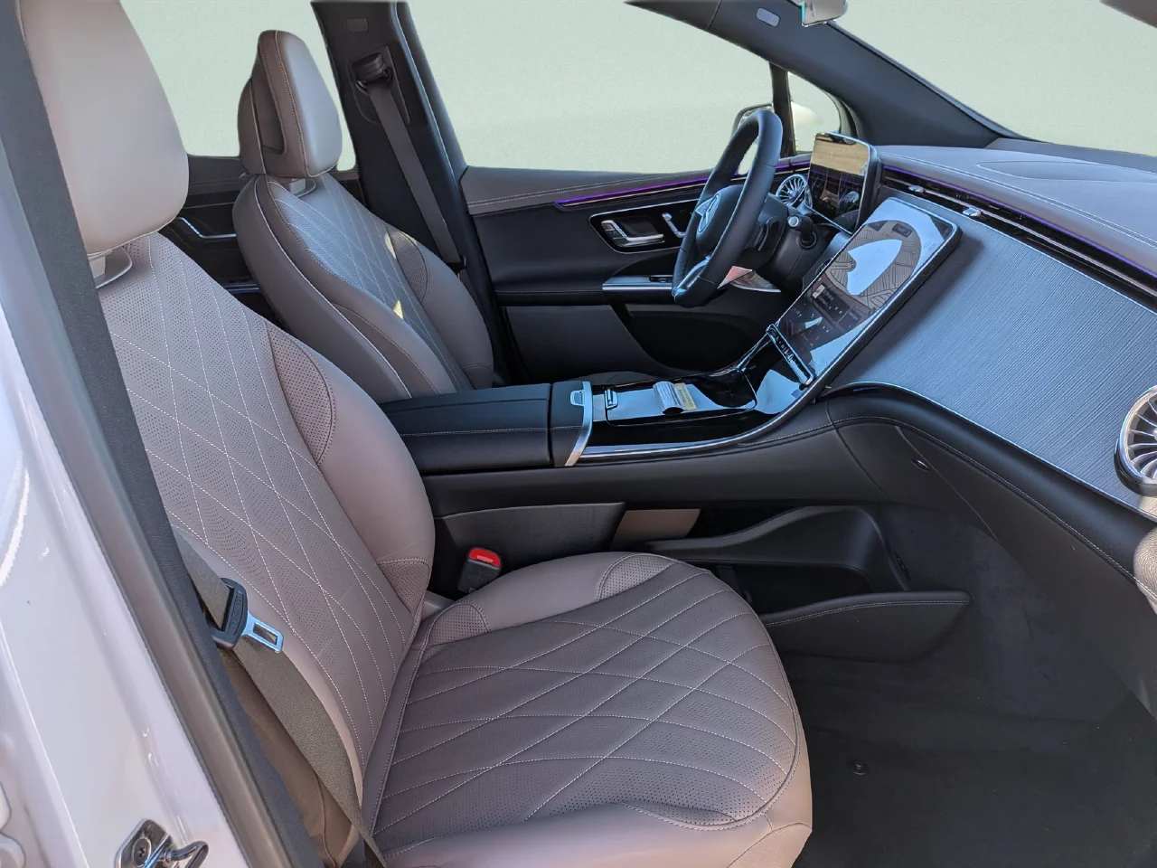 New 2027 Polar White Mercedes-Benz EQE 320+ image 7