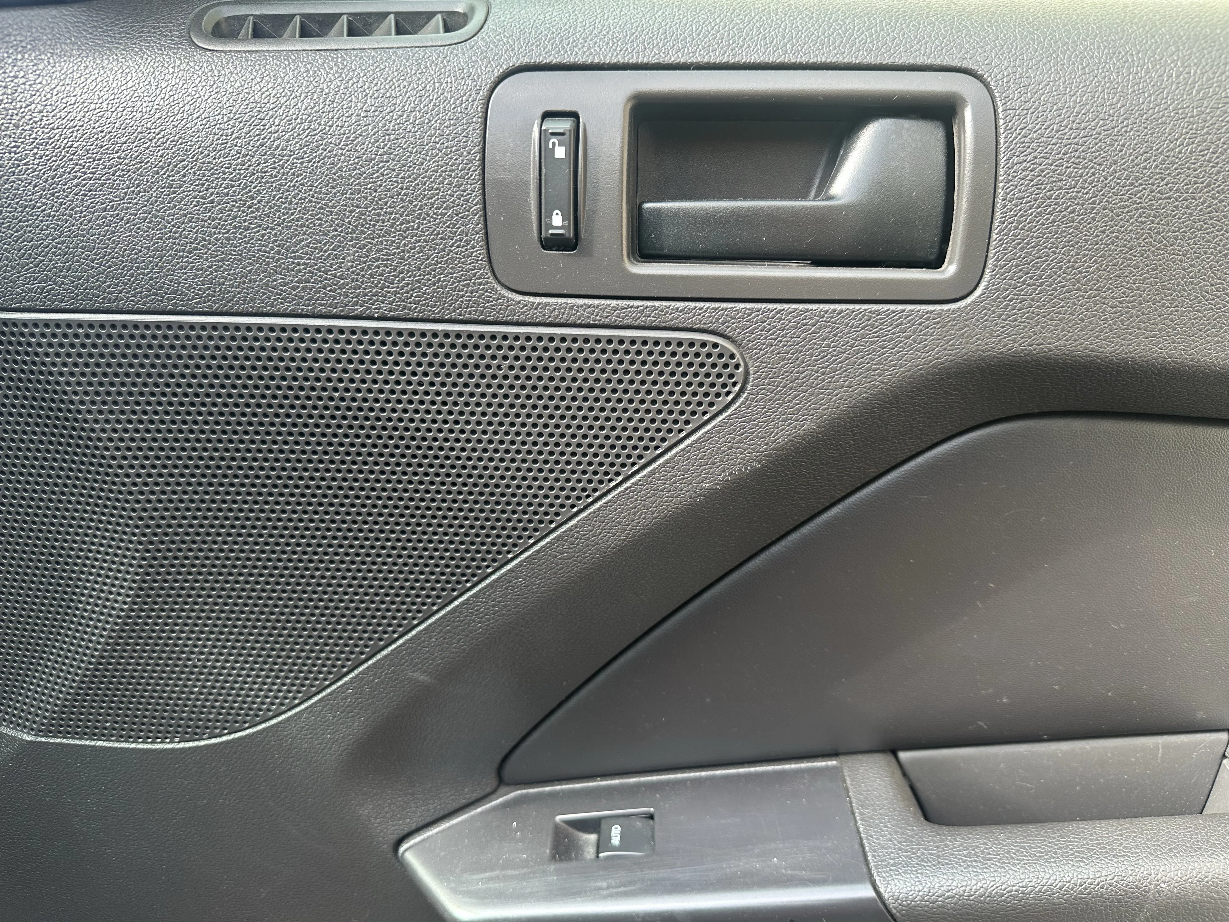 Used 2014 Red Ford V6 image 14