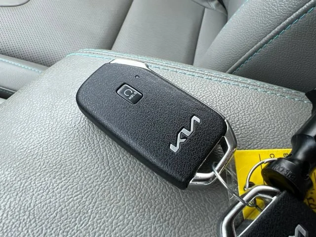 Used 2022 Deep Cerulean Kia EX Premium image 14