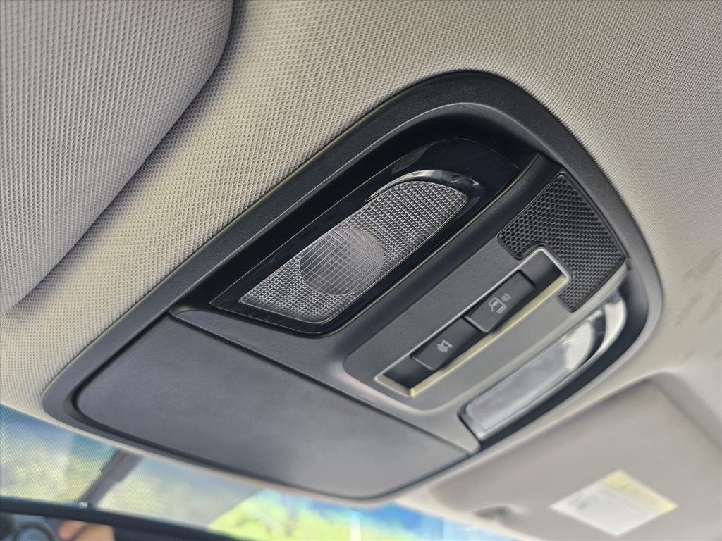 Used 2019 Black Kia L image 23